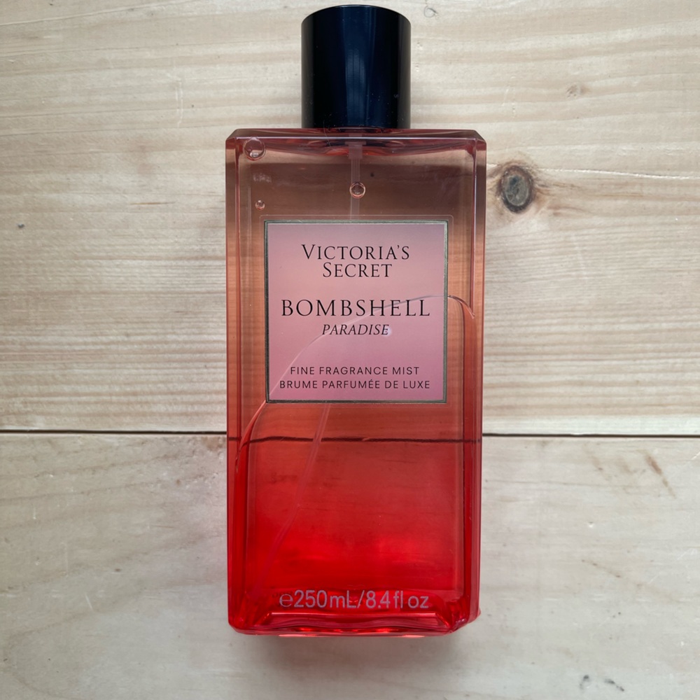 NWT Victoria’s Secret Bombshell Paradise Fine Fragrance Mist